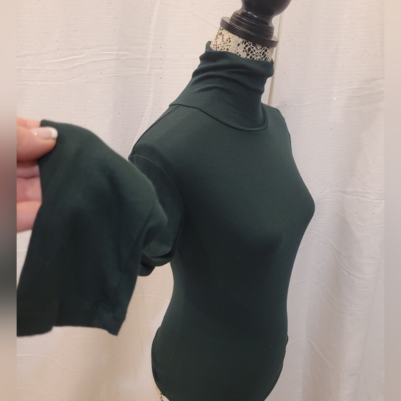 Sunday Best Freshman Turtleneck Sz Medium NEW CONDITION Tags Removed. - Picture 9 of 10